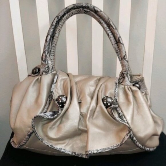 Betsey Johnson LEATHER SATCHEL TAUPE - Picture 2 of 11